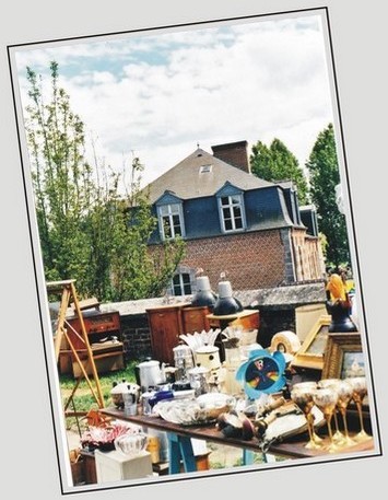 Vue de la brocante de Maroilles